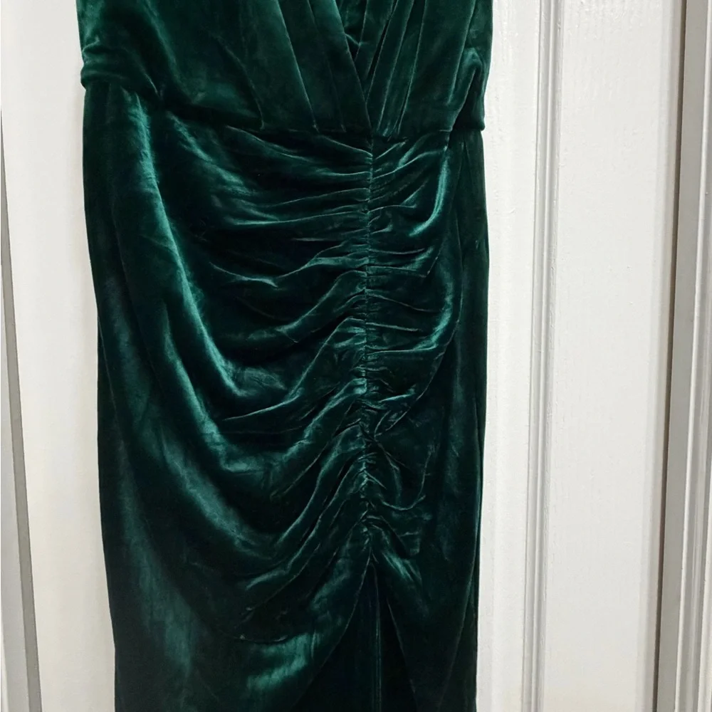 Lulu's Emerald Green Velvet Ruched Maxi Dress